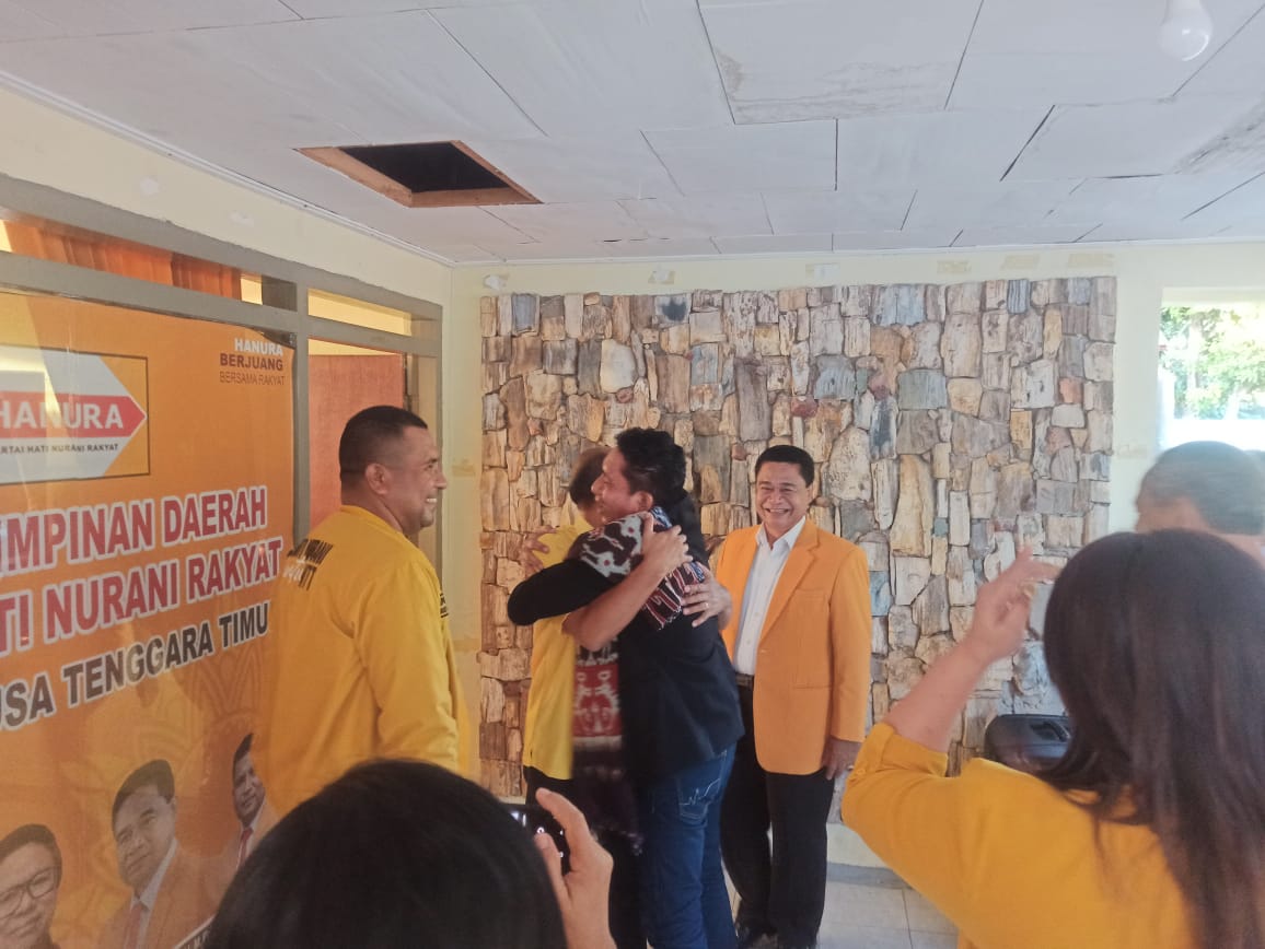Frans Aba Cagub Pertama Mendaftar di Hanura