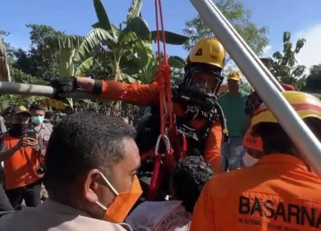 Hendak Selamatkan Ayam Warga Maubeli TTU Tewas Tercebur Dalam Sumur 15 Meter