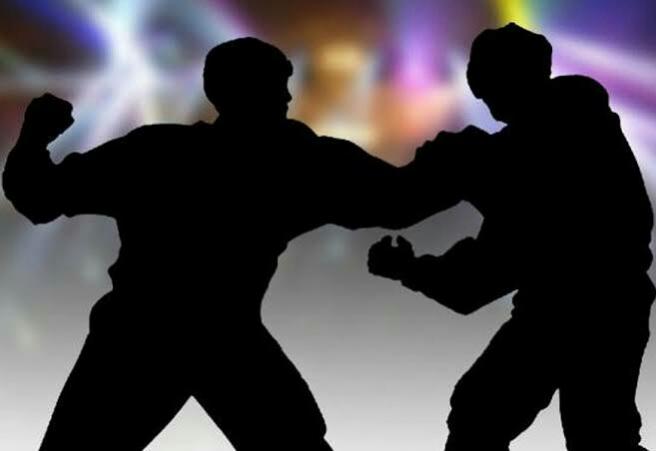 Akibat Salah Paham,Oknum Anggota Brimob Adu Jotos Dengan Anggota TNI AL di Sorong