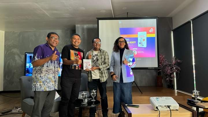 Hebat! Universitas Swasta Terbaik di Indonesia Luncurkan Buku Penulis Asal TTU