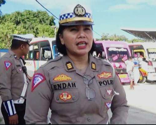 Dokumen Tidak Lengkap Tiga Unit Bus Ditahan Ditlantas Polda NTT