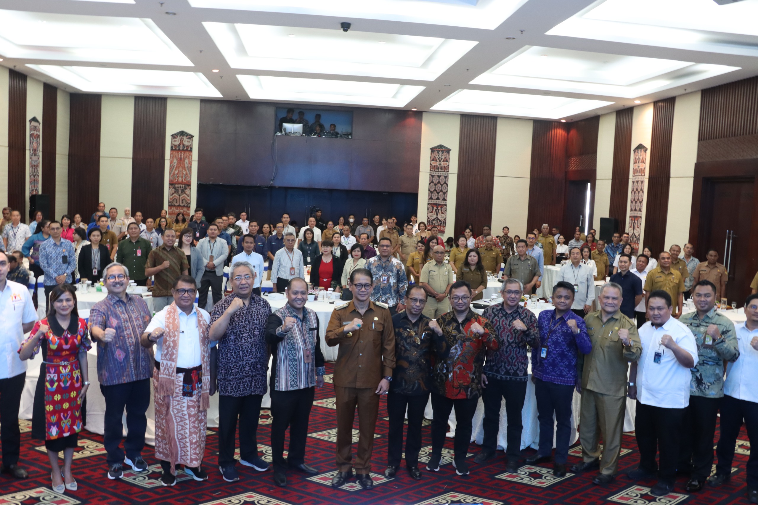 Pj. Gubernur NTT Sebut Sektor Pariwisata dan Pertanian sebagai Penggerak Ekonomi Masyarakat