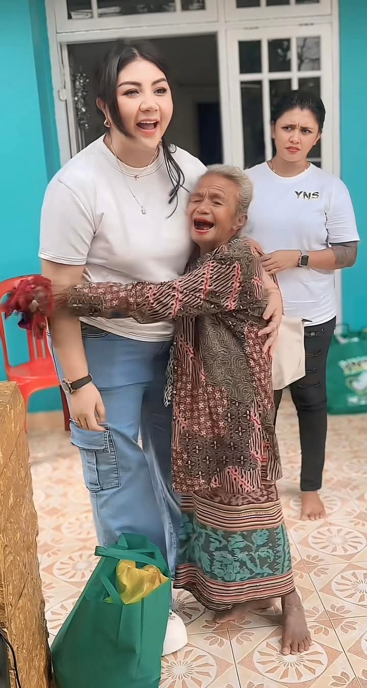 “Nene Kole: Kisah Bahagia di Balik Langkah Tanpa Sandal”