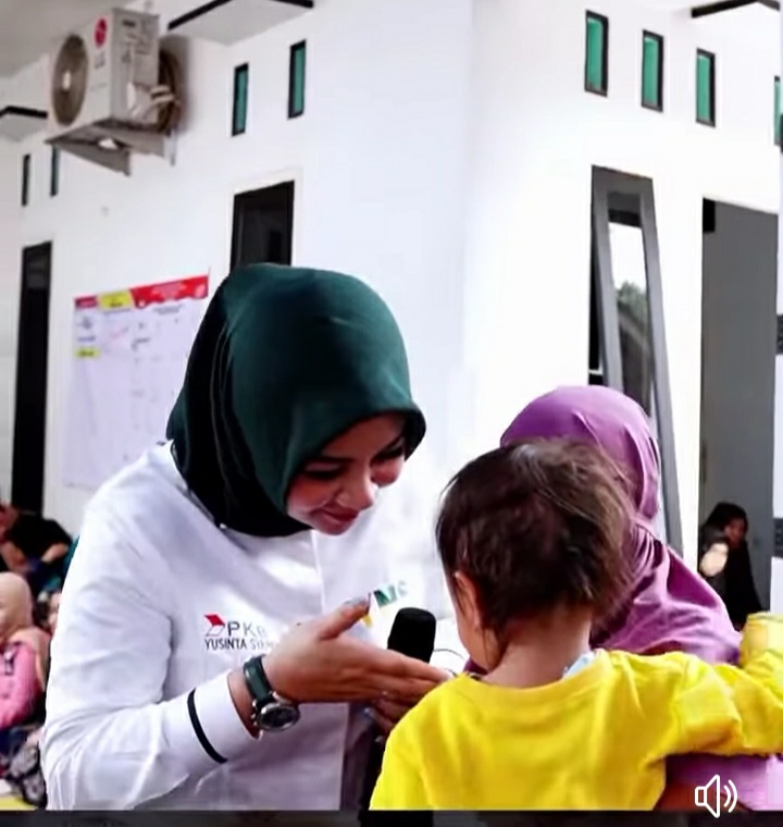 Yusinta Ningsih Nenobahan: “Malaikat Tanpa Sayap dari TTS, Penolong Keluarga di Tengah Derita!”