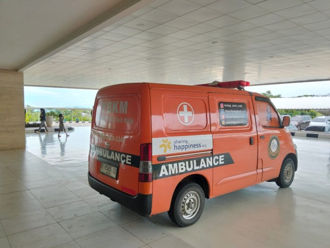 “Pelita di Tengah Badai: Erna Manafe Pendiri YBKM dan Inisiatif Ambulans di Kupang”!