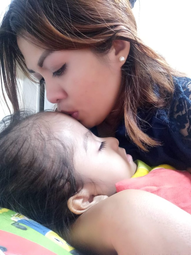 “Erna Manafe: Dari Luka Menjadi Cahaya, Perjalanan Seorang Ibu Melawan Takdir”