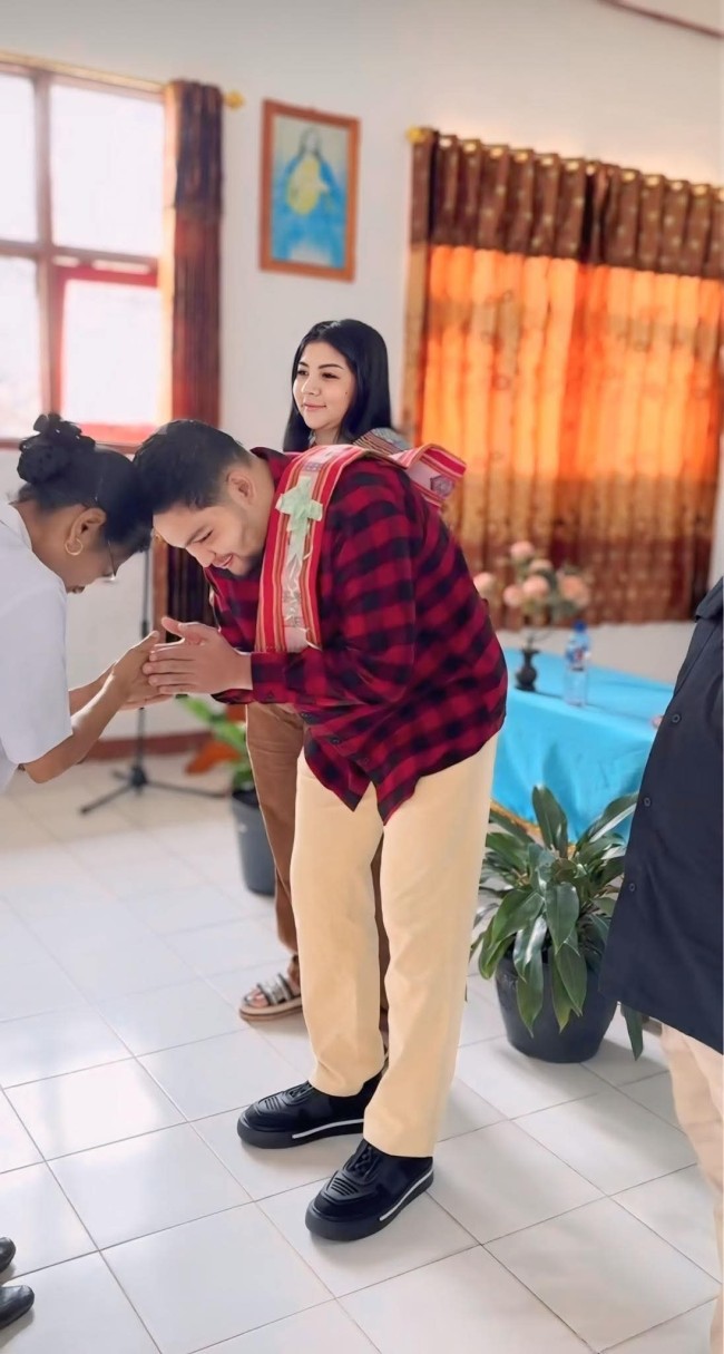 Lebih dari Sekadar Ilmu: Adab, Pilar Kehidupan yang Tak Tergantikan
