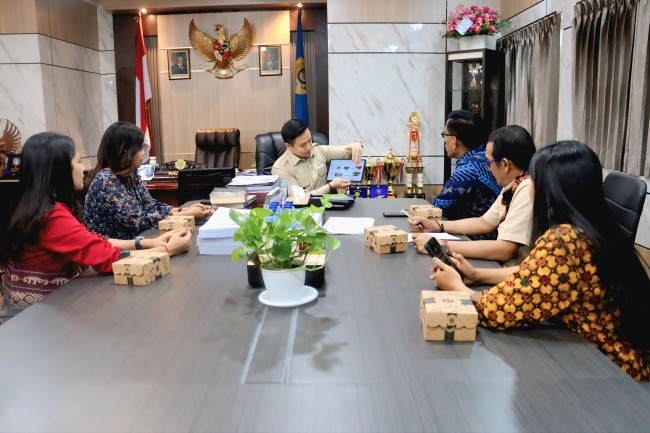 *Wali Kota Kupang Terima Audiensi Pimpinan PT Bank KB Bukopin, Bahas Potensi Kolaborasi Tangani Sampah dan Dukung UMKM*