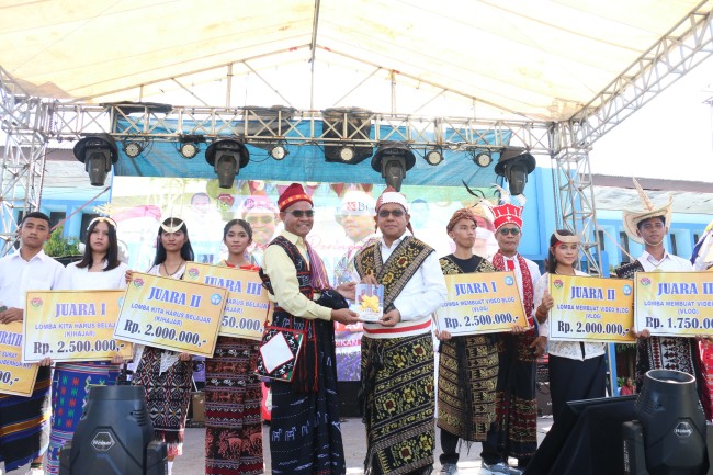 Pimpin Upacara Hardiknas Tingkat Provinsi NTT, Gubernur Melki Laka Lena, Sekolah Harus Mendukung Siswa/i untuk Mengenali, Mencintai, dan Mengembangkan Potensi Daerah