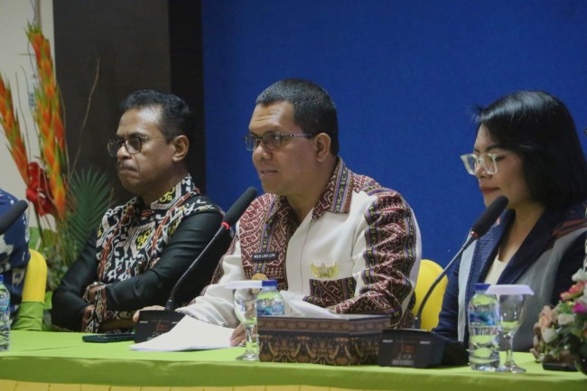 Buka Evaluasi Pelaksanaan UTBK SNBT 2025, Gubernur Melki Laka Lena : Pendidikan Jadi Langkah Penting Membentuk Masa Depan Bangsa