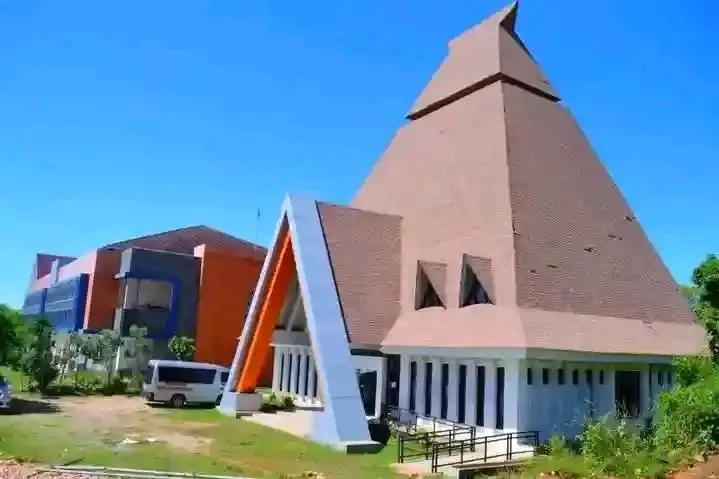 “Toga, Kuasa, dan Formasi Siluman Ketika Etika Tergadai”