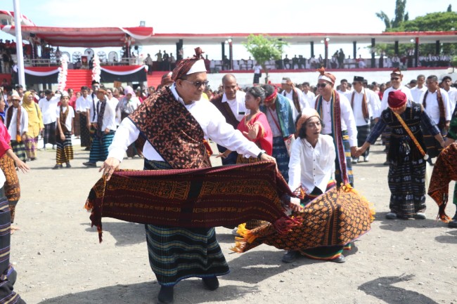 Gubernur NTT Tegaskan Pancasila sebagai Fondasi Utama Menuju Indonesia Emas 2045 dalam Peringatan Hari Lahir Pancasila di Ende