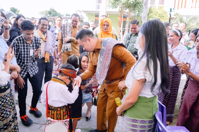 “Satu Gong, Tiga Harapan: Inisiatif Kesehatan Wali Kota Kupang untuk Selamatkan Generasi”