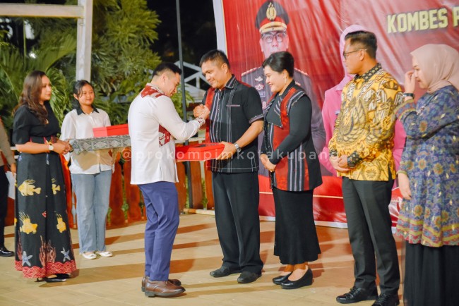 “Dari Bintang yang Bersinar ke Mentari yang Terbit: Pergantian Kapolresta Kupang Kota”