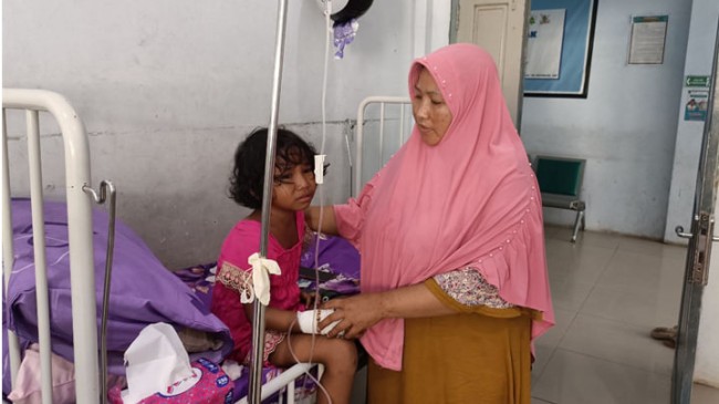 Manfaat JKN, Dewi Sartika: “Anak Saya Dirawat Tanpa Biaya Tambahan, Alhamdulillah Sangat Terbantu”