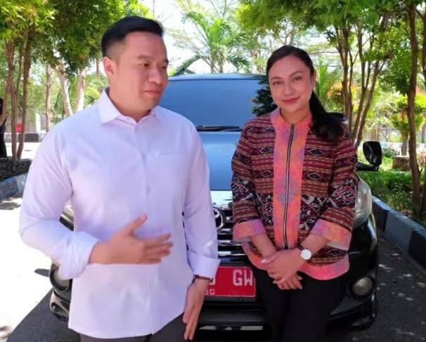 “Demi Cinta Warganya, Wali Kota & Wakil Wali Kota Kupang Persembahkan Fortuner Gratis untuk Pengantin Baru”