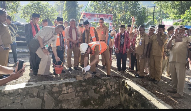 “Kadis PUPR NTT Benny Nahak Dampingi Sesmen Kemenkoinfra Tinjau Proyek Jalan Strategis di Alor”