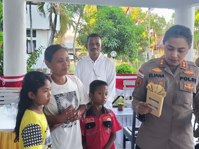 “Ketika Sentuhan Hati Serta Empati Kapolres Eliana Menembus Dunia Sunyi tanpa Suara Bocah Lino”