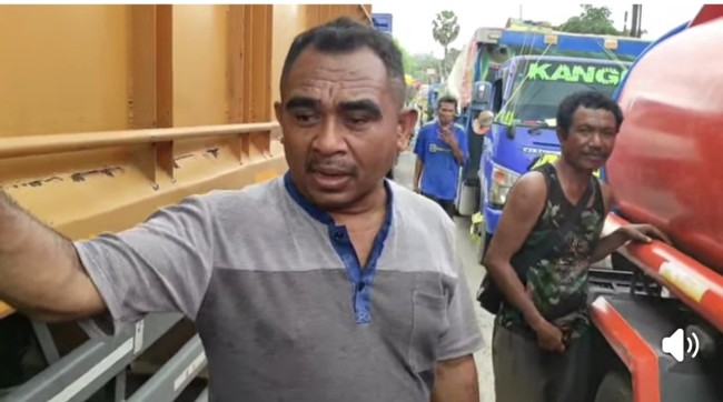 Para Sopir Menginap di SPBU, Berebut Solar yang Kian Langka