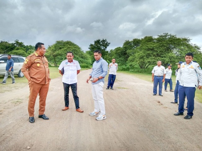 Membuka Gerbang Udara Perbatasan: Bupati TTU Tinjau Lapangan Terbang Sasi untuk Akselerasi Konektivitas NTT