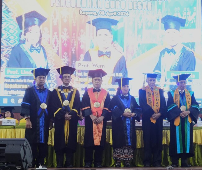 Undana Cetak Rekor 79 Guru Besar: Rektor Ingatkan AI Tak Bisa Gantikan Nurani Manusia!